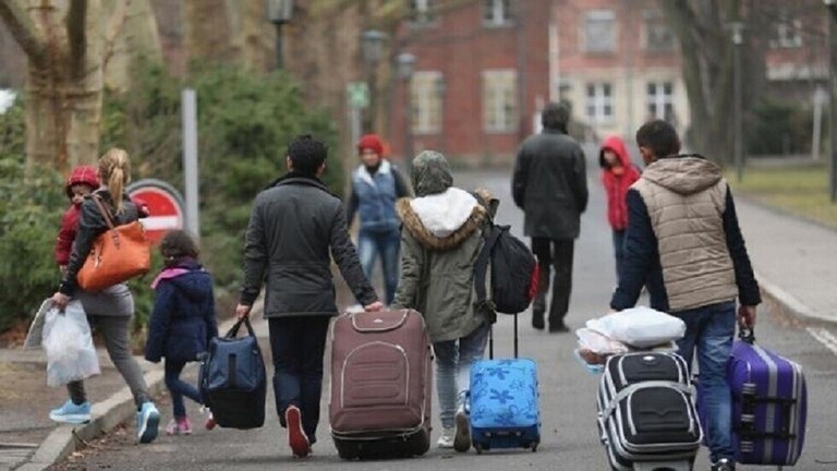 دام برس : أول دولة أوروبية تجرد لاجئين سوريين من تصاريح الإقامة